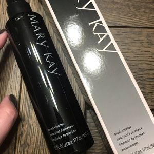 Mary Kay Makeup - Mary Kay Brush Cleaner, NIB Mary Kay Makeup - Mary Kay Brush Cleaner, NIB